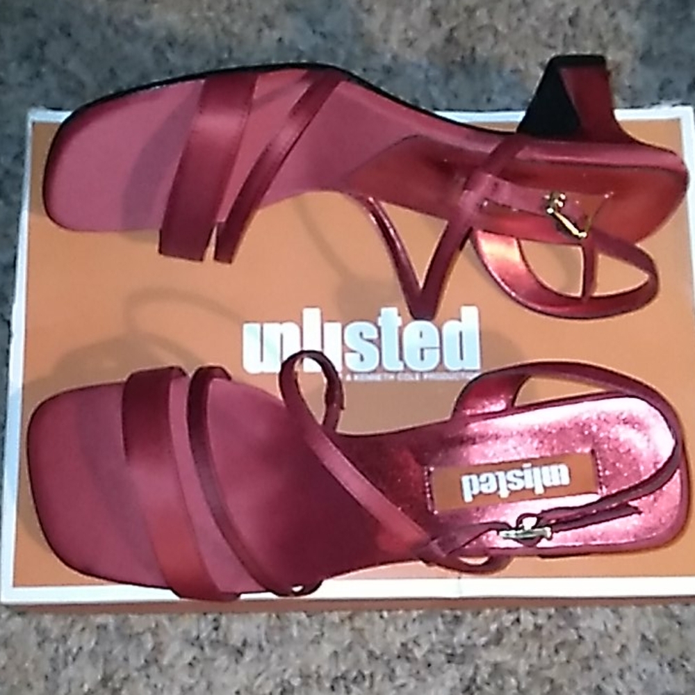 NWOT Kenneth Cole Unlisted